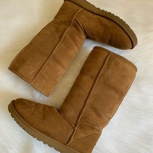 Chestnut Uggs - Tall, Women’s 6